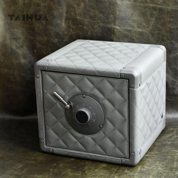 Luxury Leather Small 4-Watch Automatic Watch Winder Safe